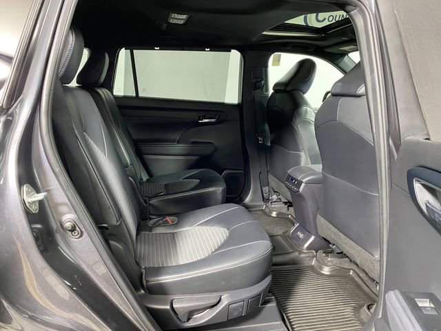 Used 2023 Toyota Highlander XSE image 10