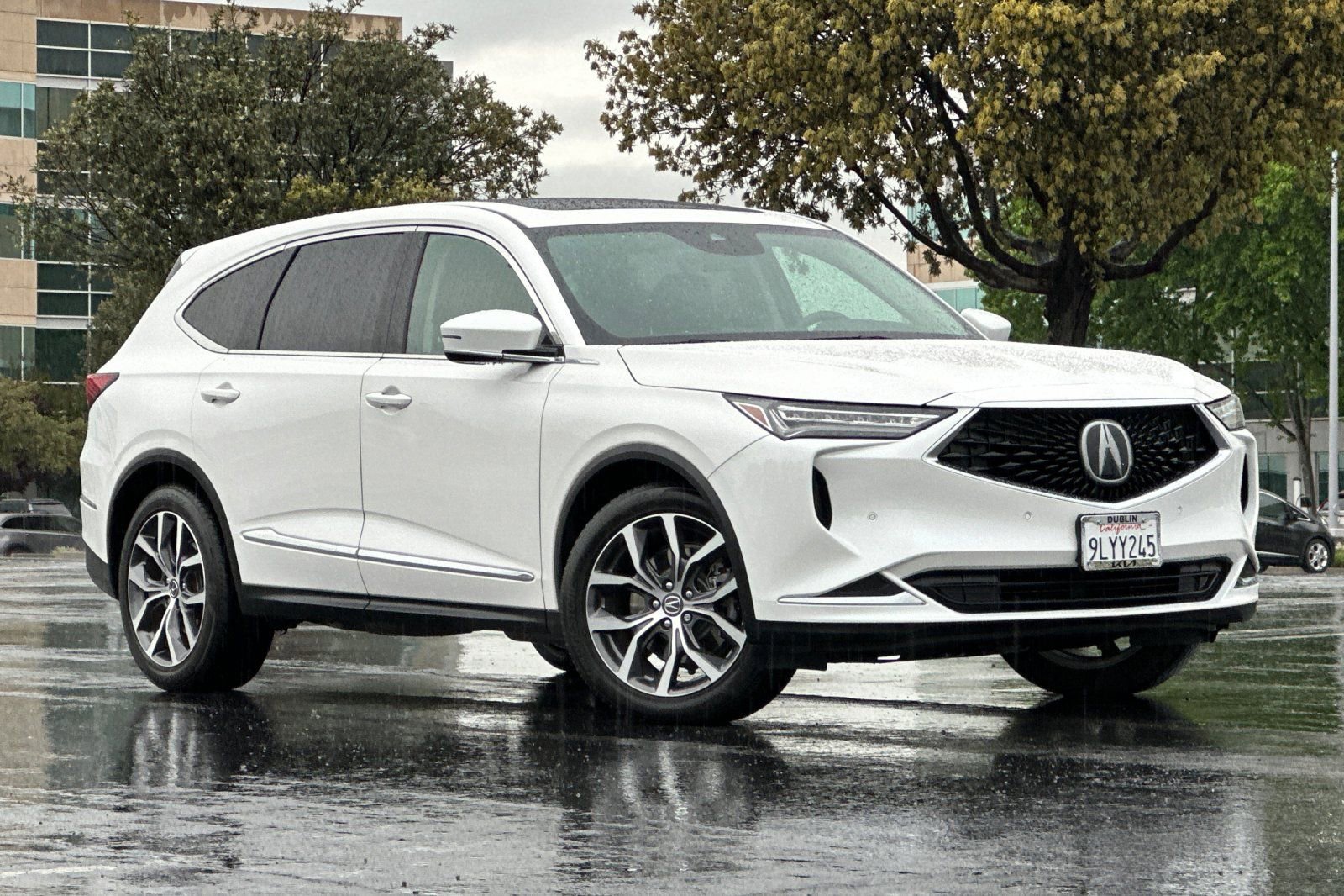 Used 2024 Acura MDX SH-AWD w/ Technology Package image 2