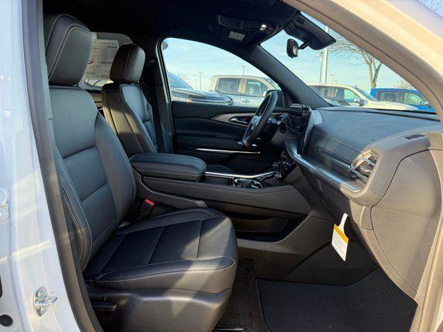 Used 2026 Chevrolet Traverse LT w/ Driver Confidence Package FWD image 31