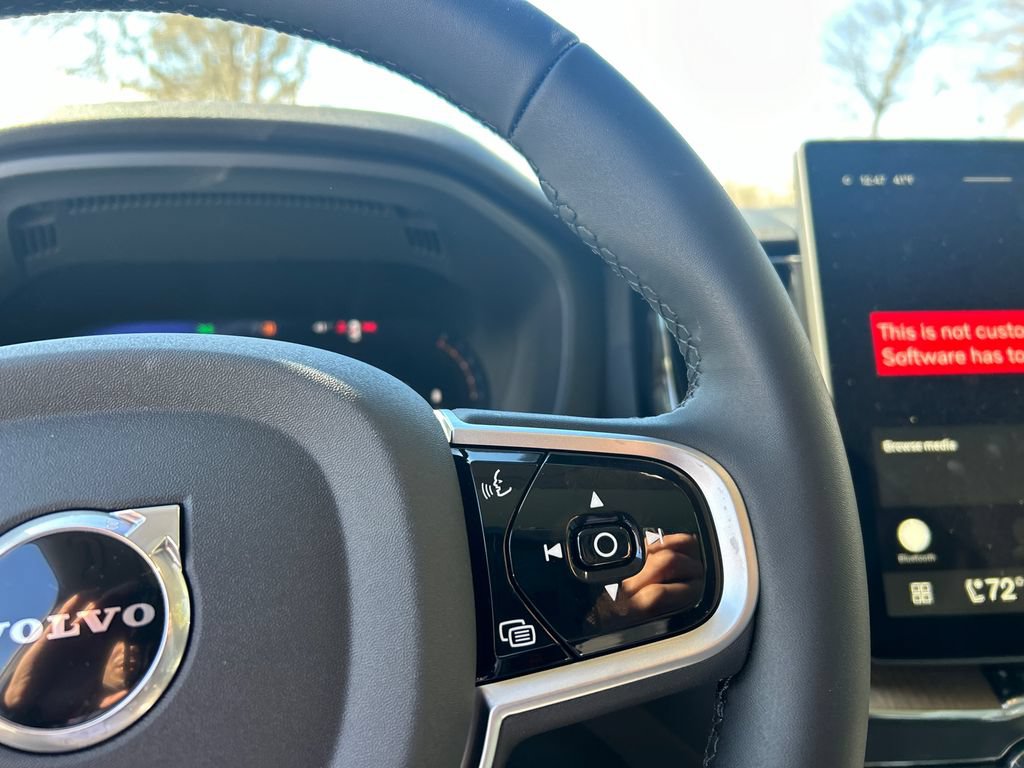 New 2026 Volvo XC60 B5 Plus w/ Protection Package Premier AWD/4WD image 14