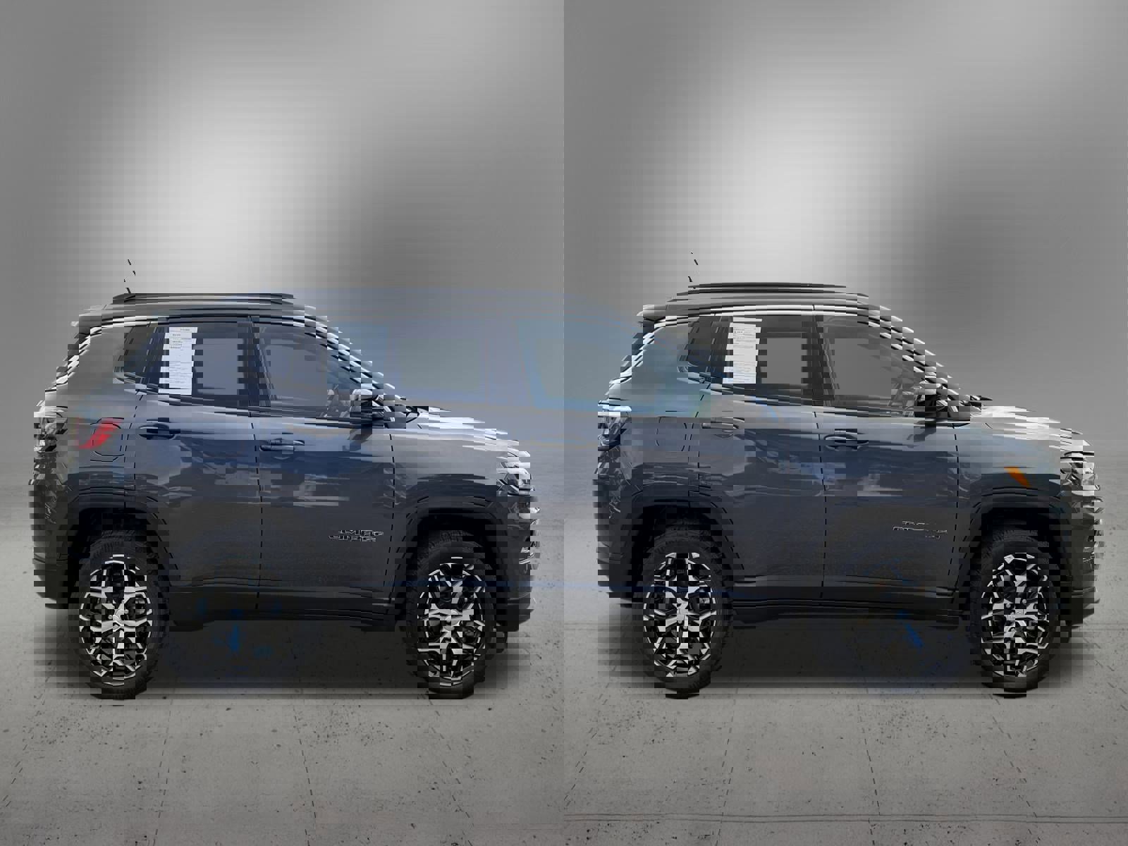 Used 2024 Jeep Compass Limited image 5