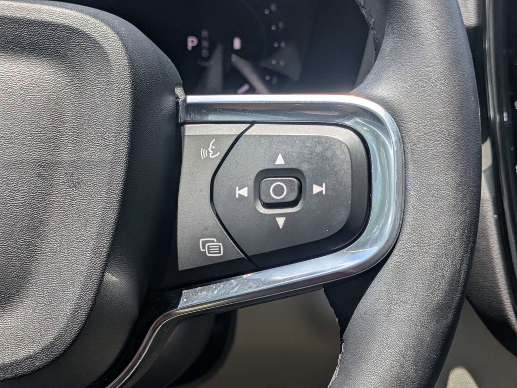 Certified 2023 Volvo XC40 B5 Plus w/ Protection Package Premier AWD/4WD image 35