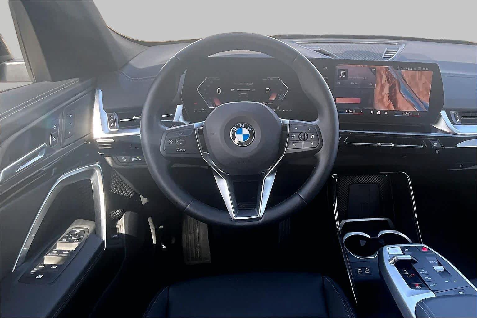 Used 2026 BMW X2 xDrive28i AWD/4WD image 5