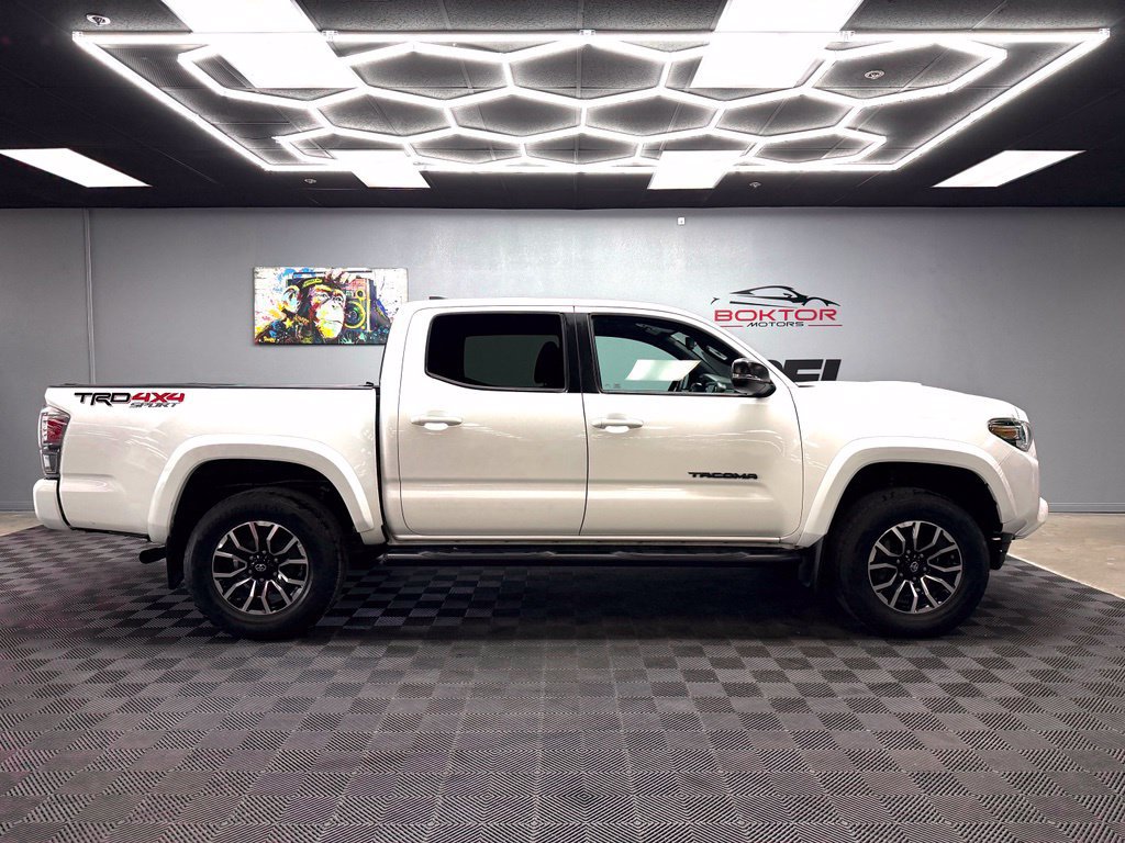 Used 2020 Toyota Tacoma TRD Sport w/ Technology Package AWD/4WD image 17