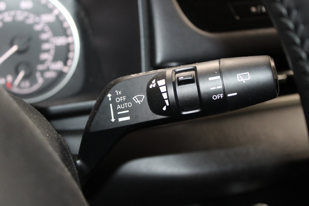 Used 2025 Mitsubishi Outlander SE FWD image 24