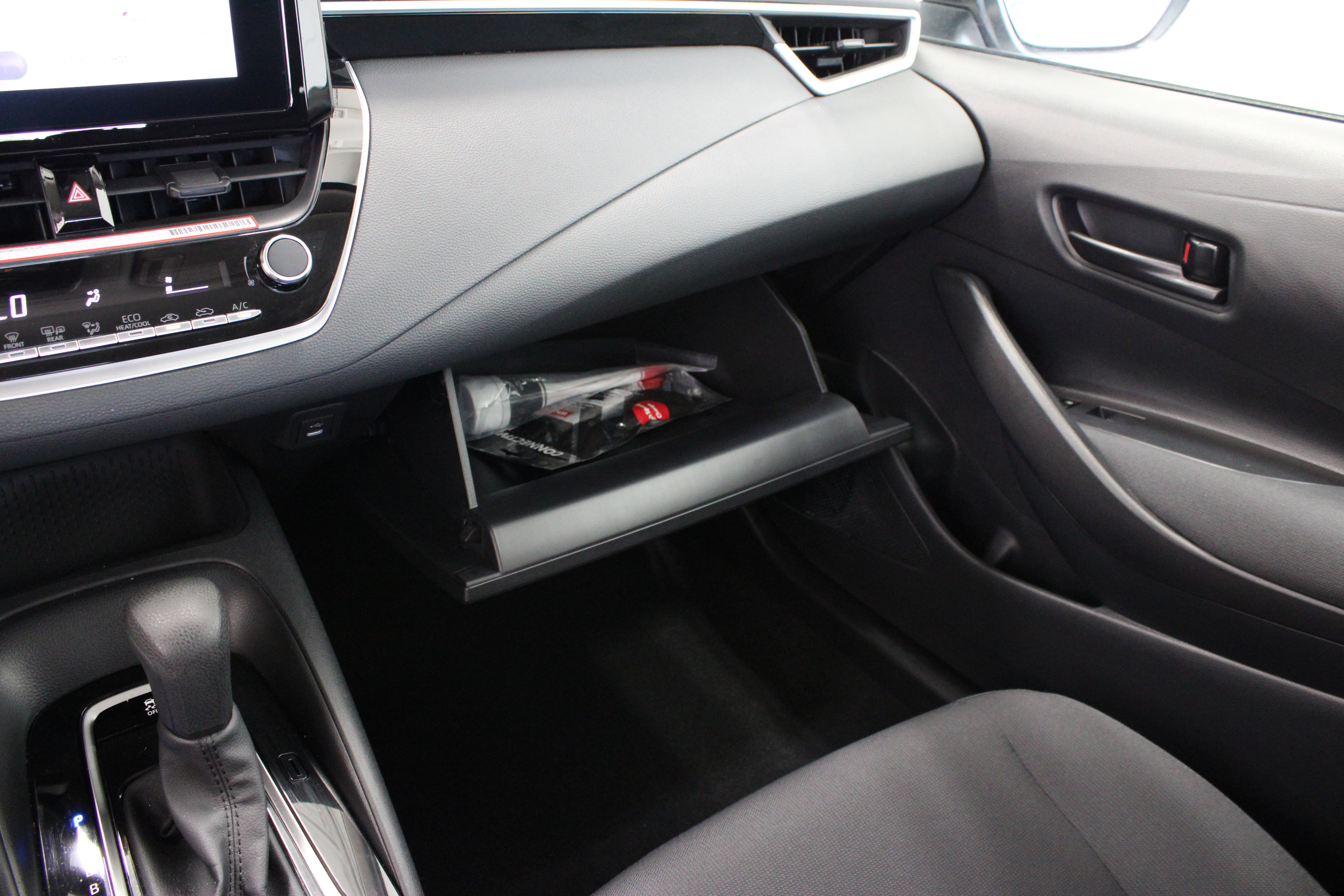 Used 2026 Toyota Corolla LE FWD image 21