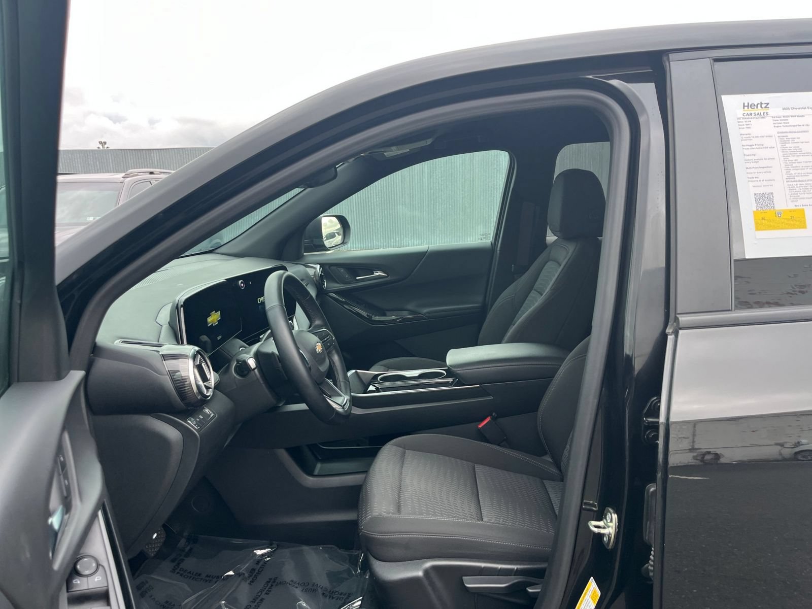Used 2025 Chevrolet Equinox LT FWD image 27