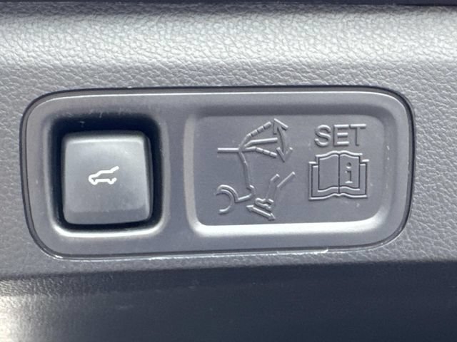 Used 2018 Ford Expedition XLT w/ Equipment Group 202A RWD image 15
