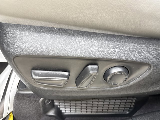 Used 2025 Toyota Sienna XLE w/ XLE Plus Package image 28
