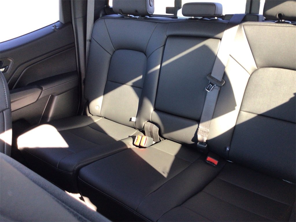 Used 2025 Chevrolet Colorado LT w/ LT Convenience Package image 15