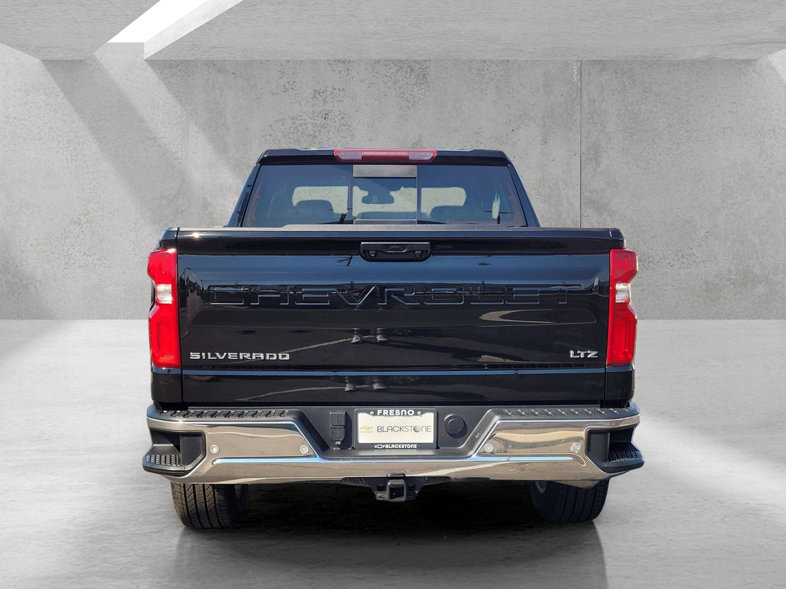 Used 2023 Chevrolet Silverado 1500 LTZ w/ LTZ Convenience Package II RWD image 5