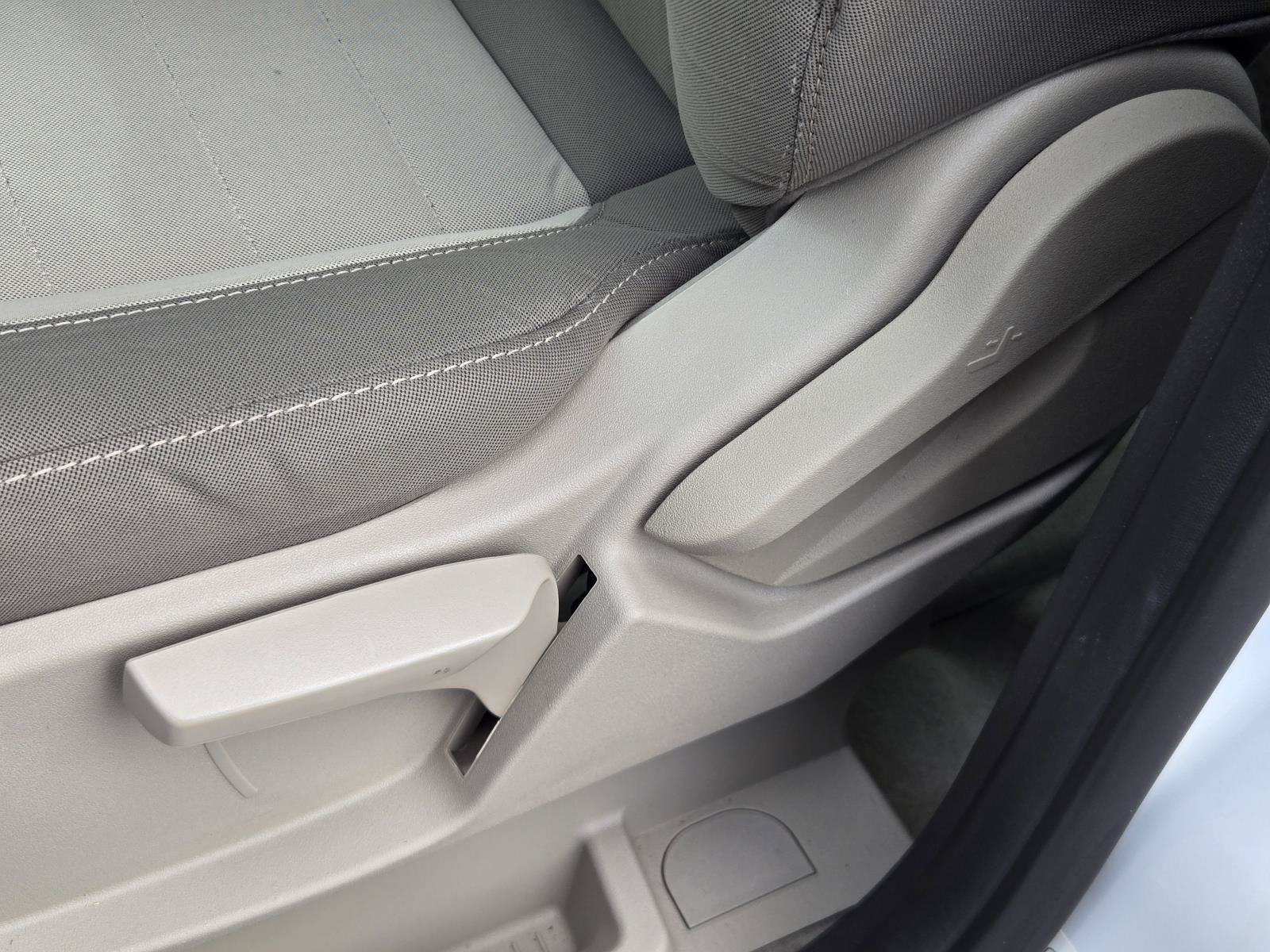 Used 2014 Ford C-MAX SE FWD image 22