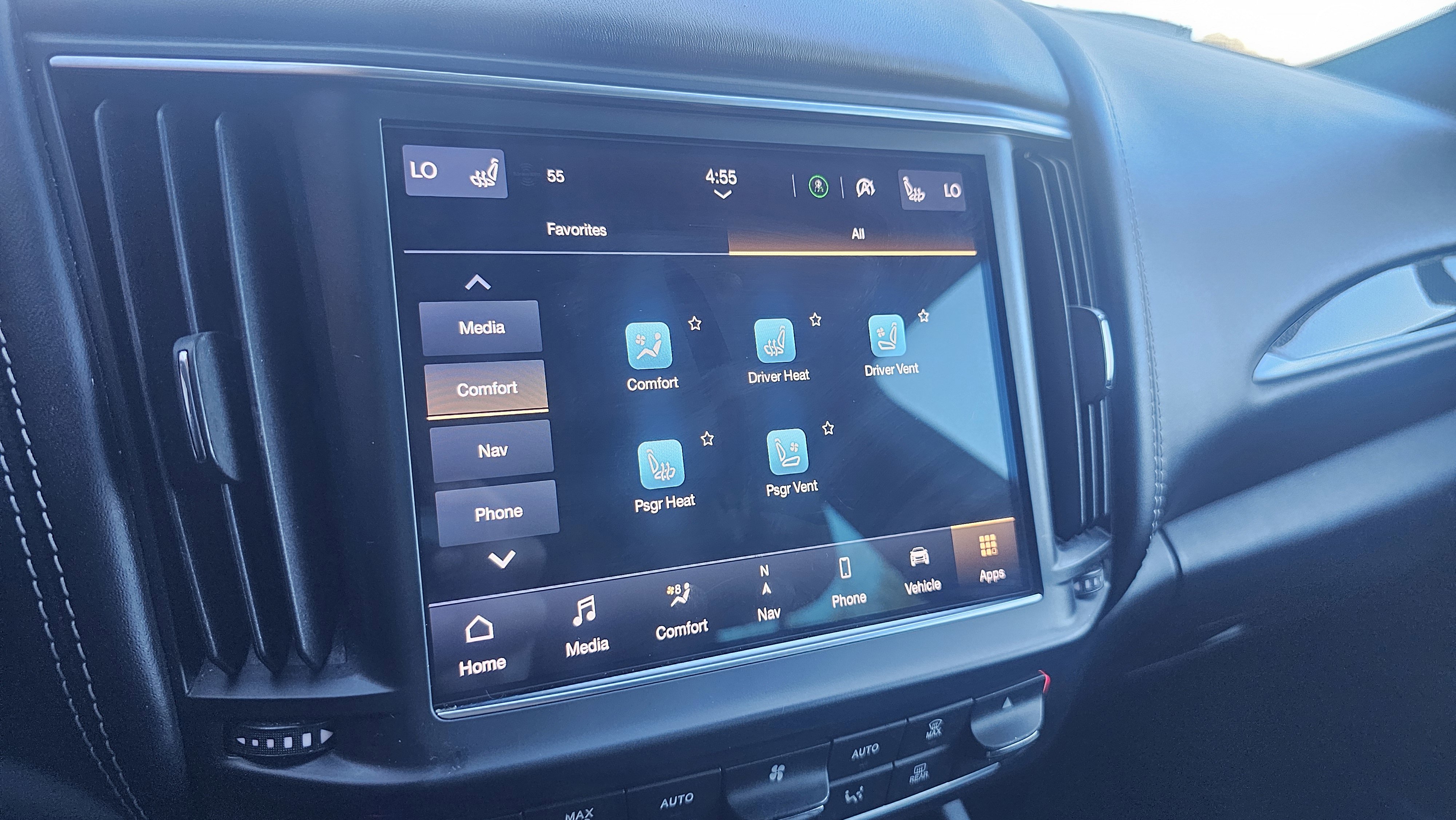 Used 2021 Maserati Levante GranLusso image 43