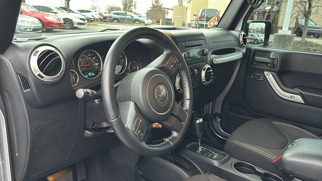 Used 2017 Jeep Wrangler Sahara image 12