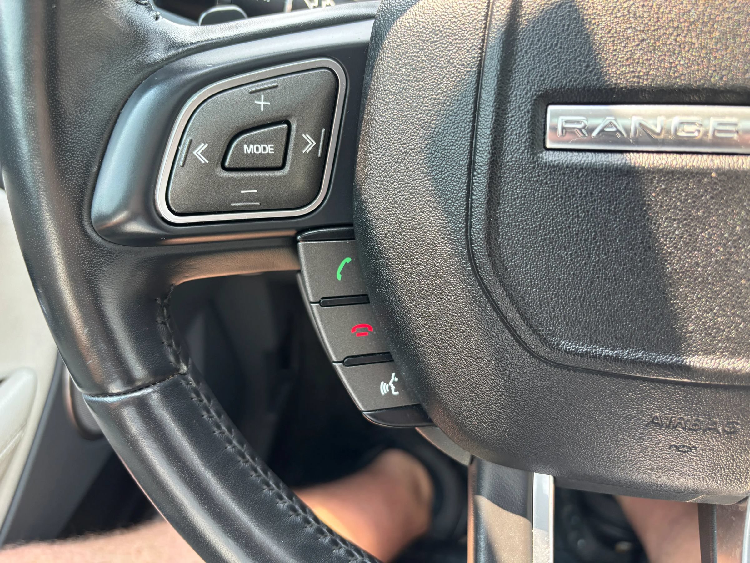 Used 2018 Land Rover Range Rover Evoque SE AWD/4WD image 20