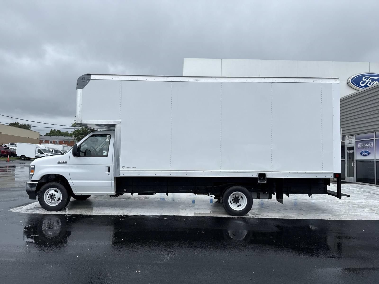 New 2027 Ford E-450 and Econoline 450 Super Duty w/ Power Equipment Group RWD image 6