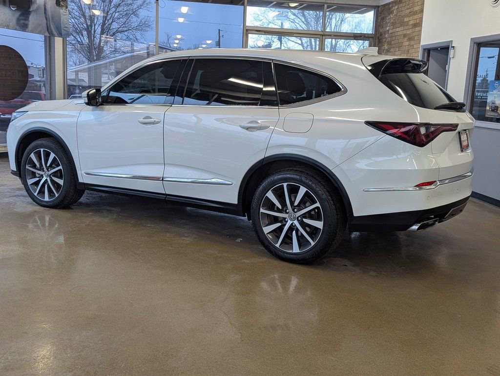 Used 2025 Acura MDX w/ Technology Package image 2