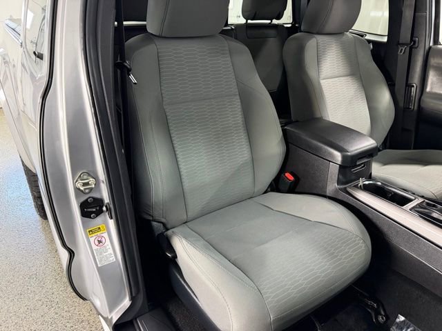 Used 2016 Toyota Tacoma SR5 w/ SR5 Appearance Package (SN) AWD/4WD image 18