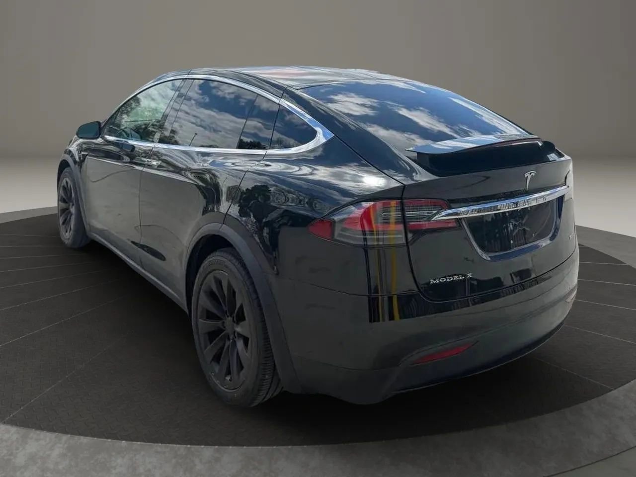 Used 2017 Tesla Model X 75D AWD/4WD image 6