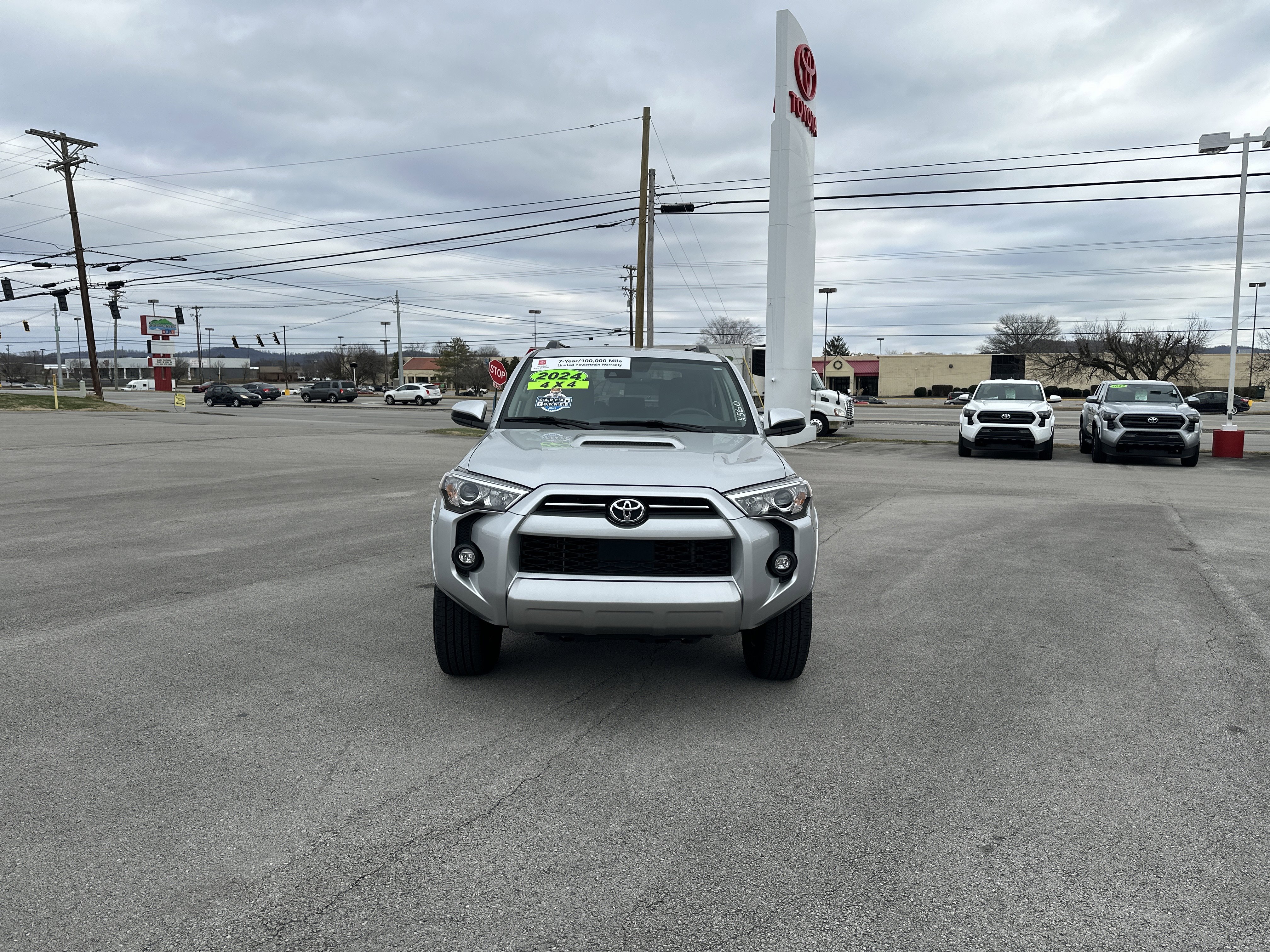Certified 2024 Toyota 4Runner TRD Off-Road image 2