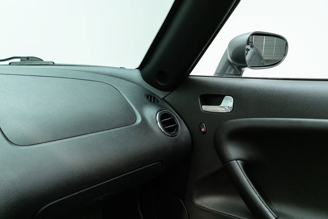 Used 2007 Pontiac Solstice Convertible w/ Premium Package RWD image 26