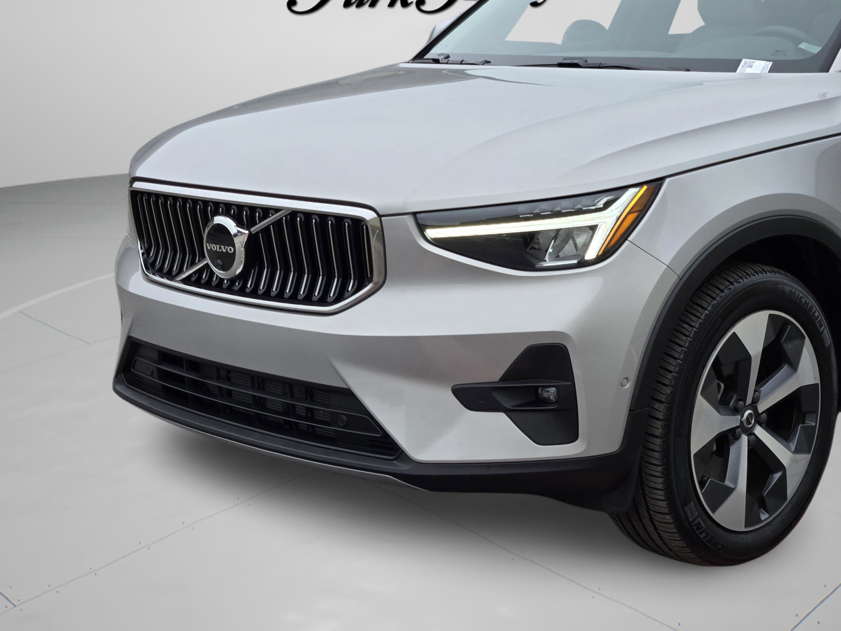 Used 2023 Volvo XC40 B5 Plus w/ Protection Package Premier AWD/4WD image 33