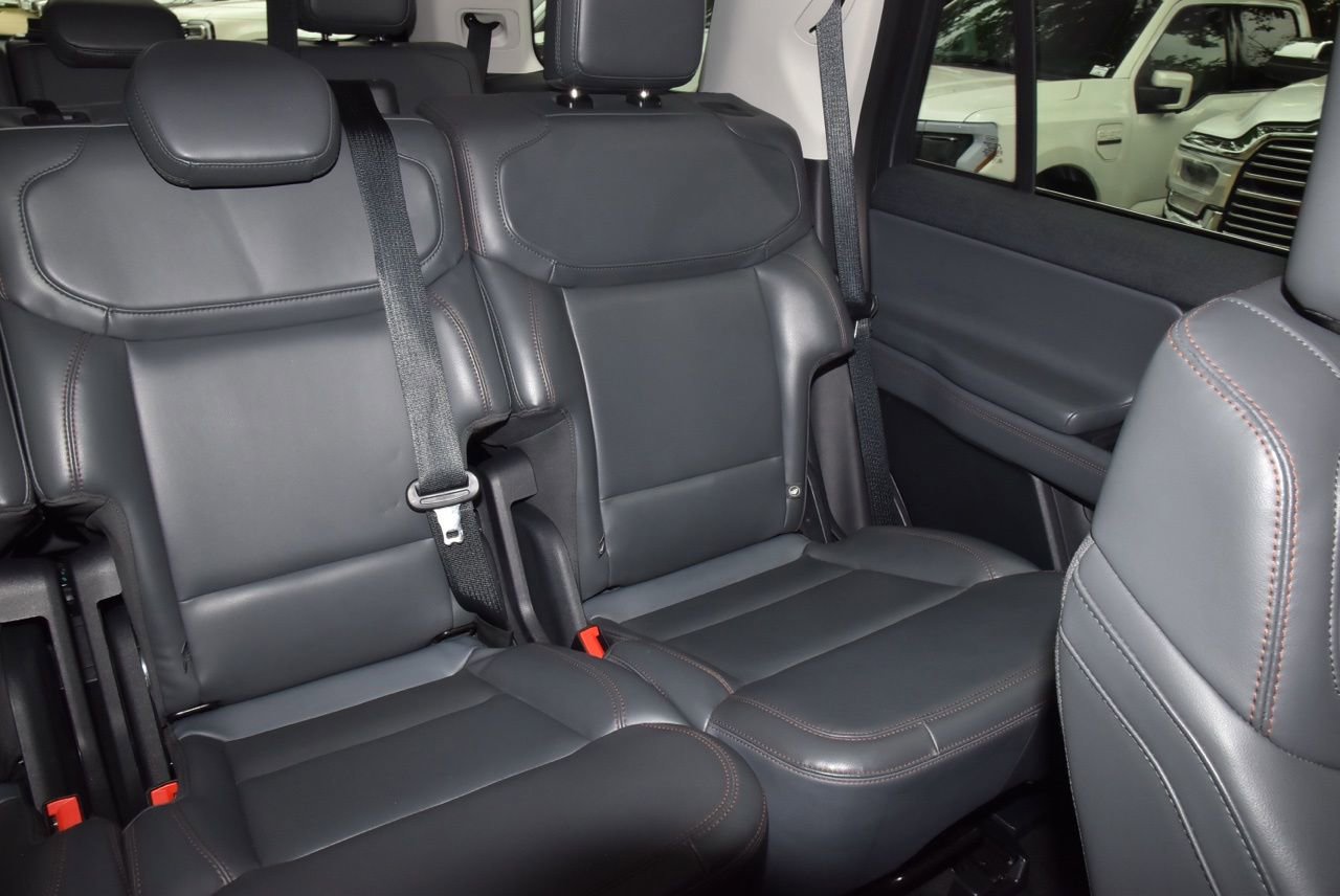 Certified 2025 Ford Expedition Active image 22