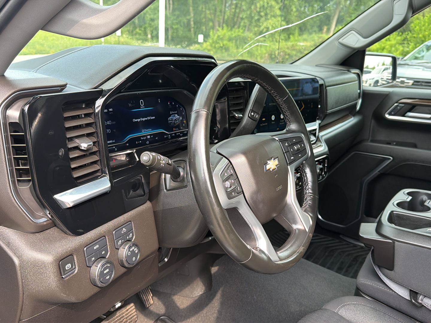 Used 2024 Chevrolet Silverado 1500 LT AWD/4WD image 13