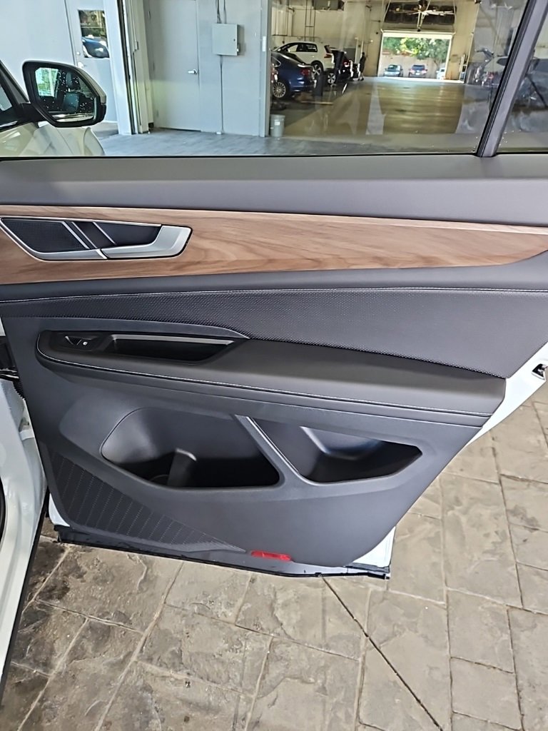 New 2026 Volkswagen Atlas SE image 15