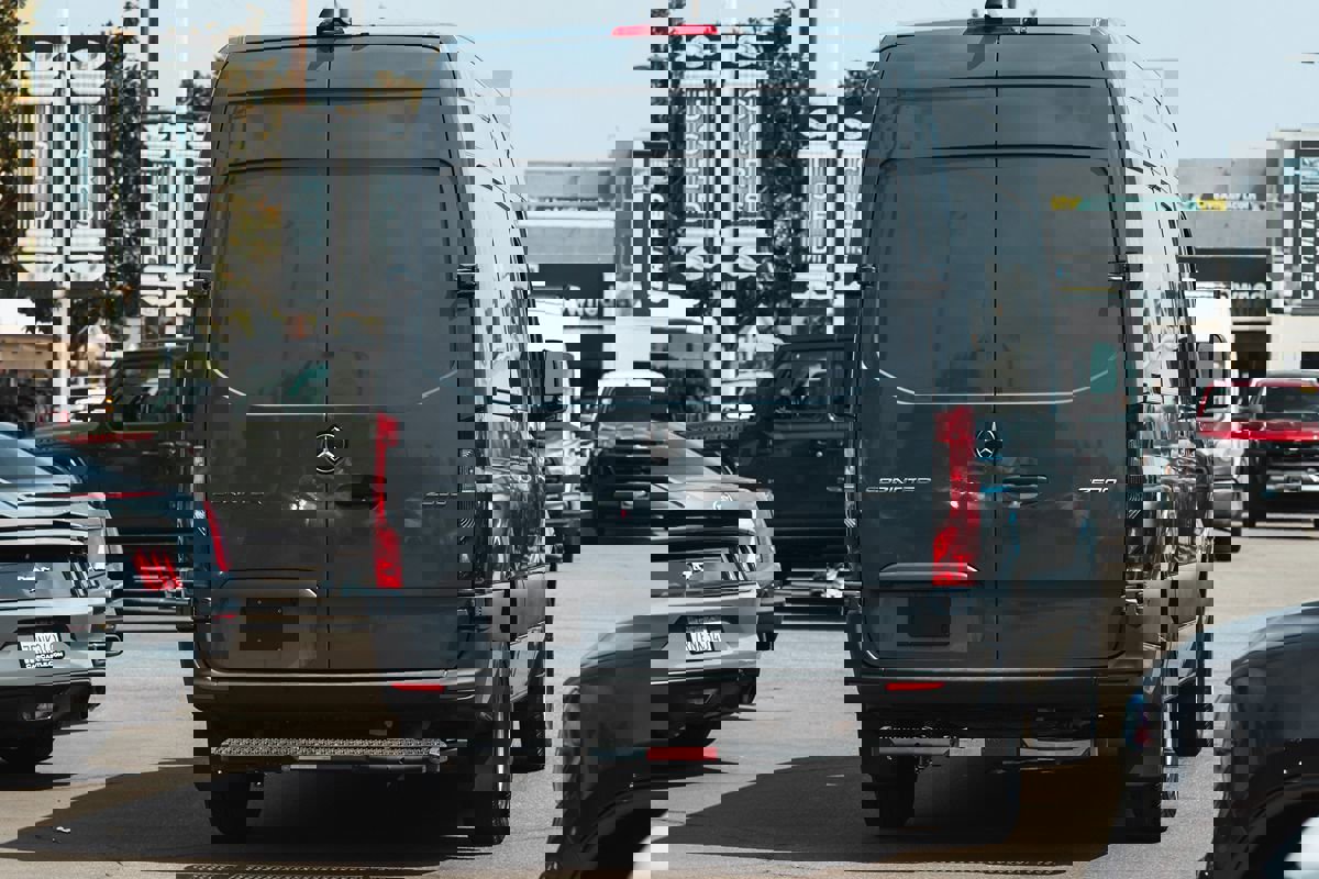 Used 2019 Mercedes-Benz Sprinter 144 image 8