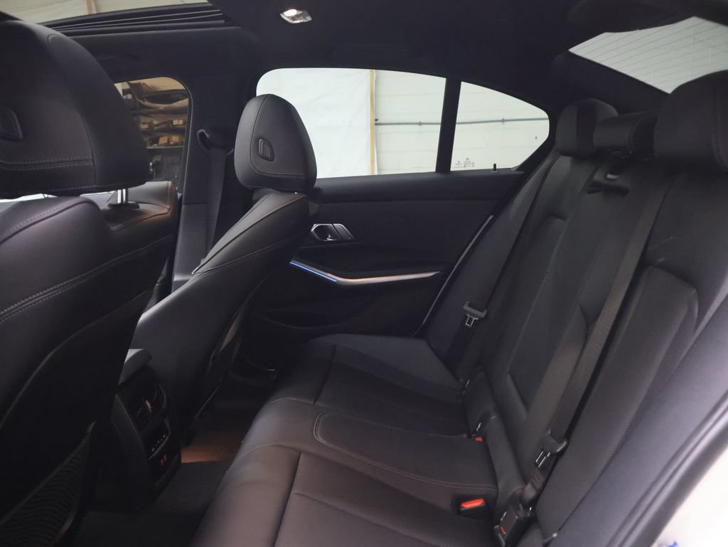 Used 2022 BMW 330i Sedan w/ M Sport Package RWD image 14