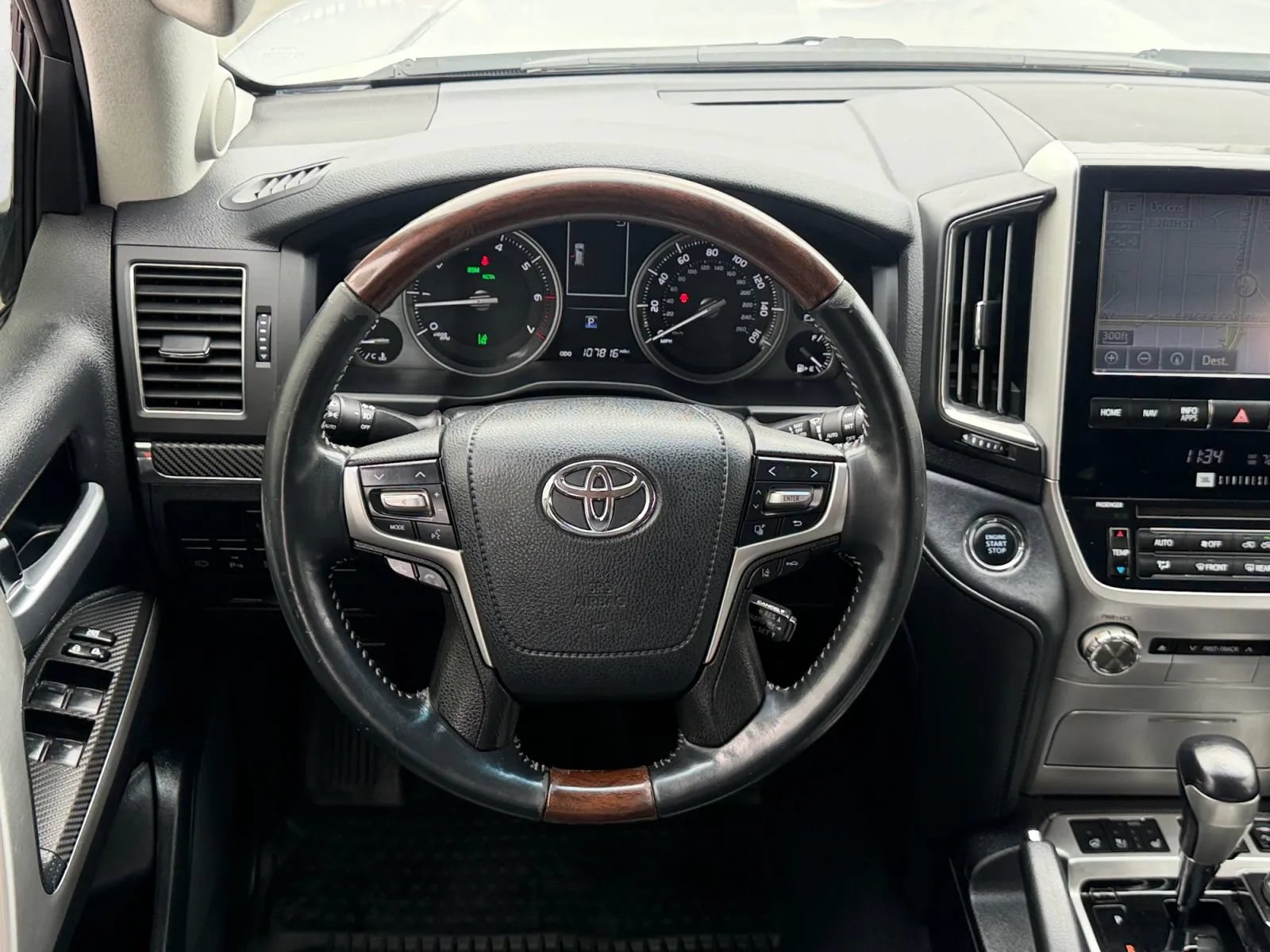Used 2017 Toyota Land Cruiser AWD/4WD image 17