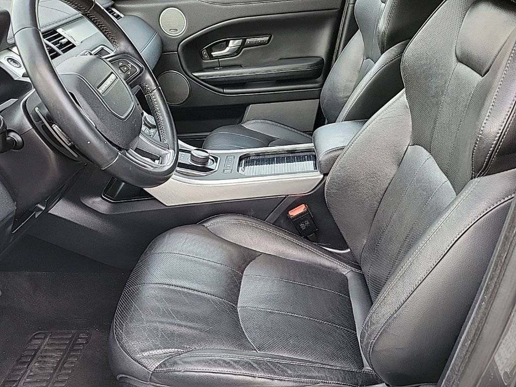 Used 2017 Land Rover Range Rover Evoque SE Premium image 11