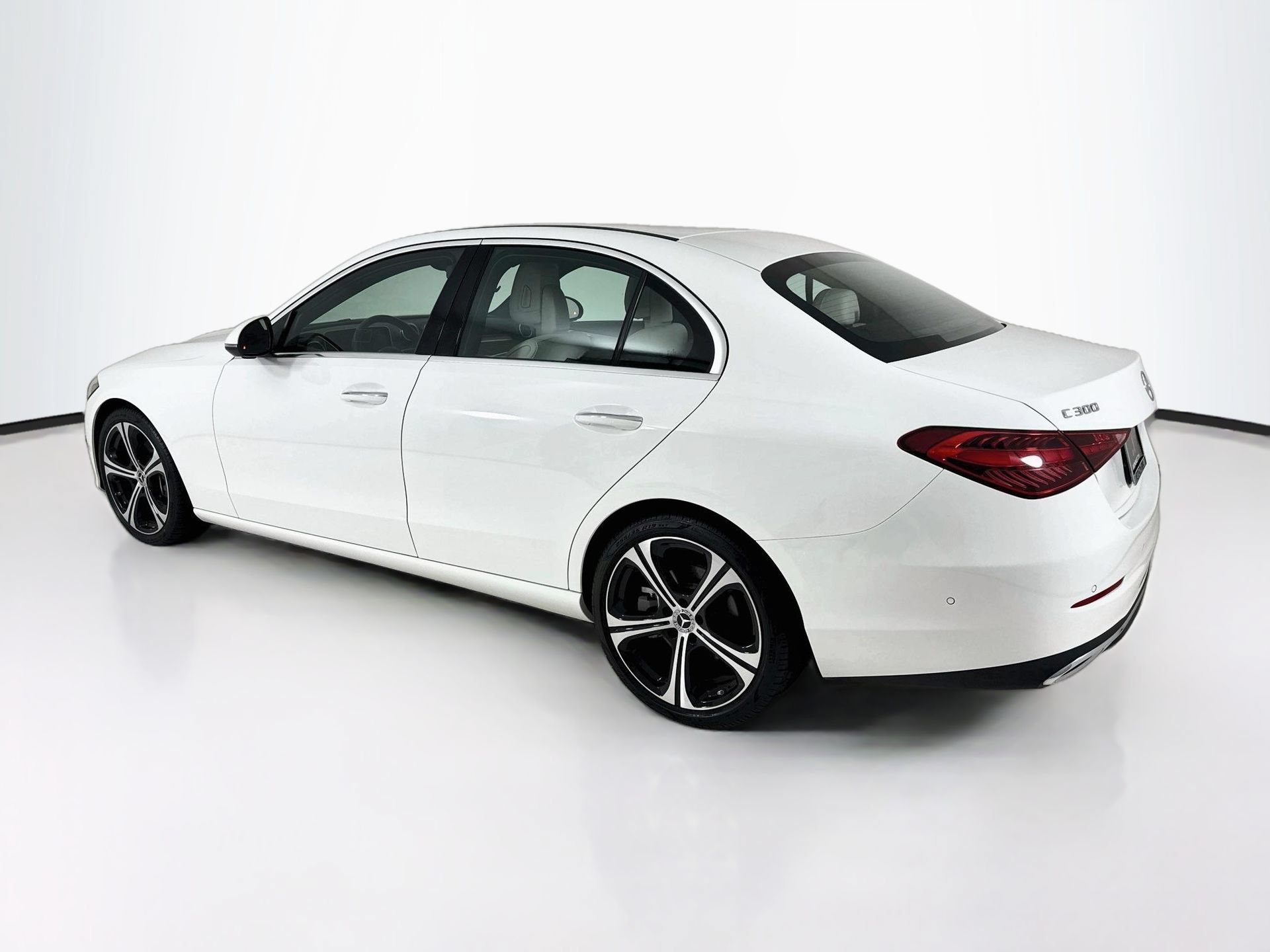 Used 2024 Mercedes-Benz C 300 Sedan image 5