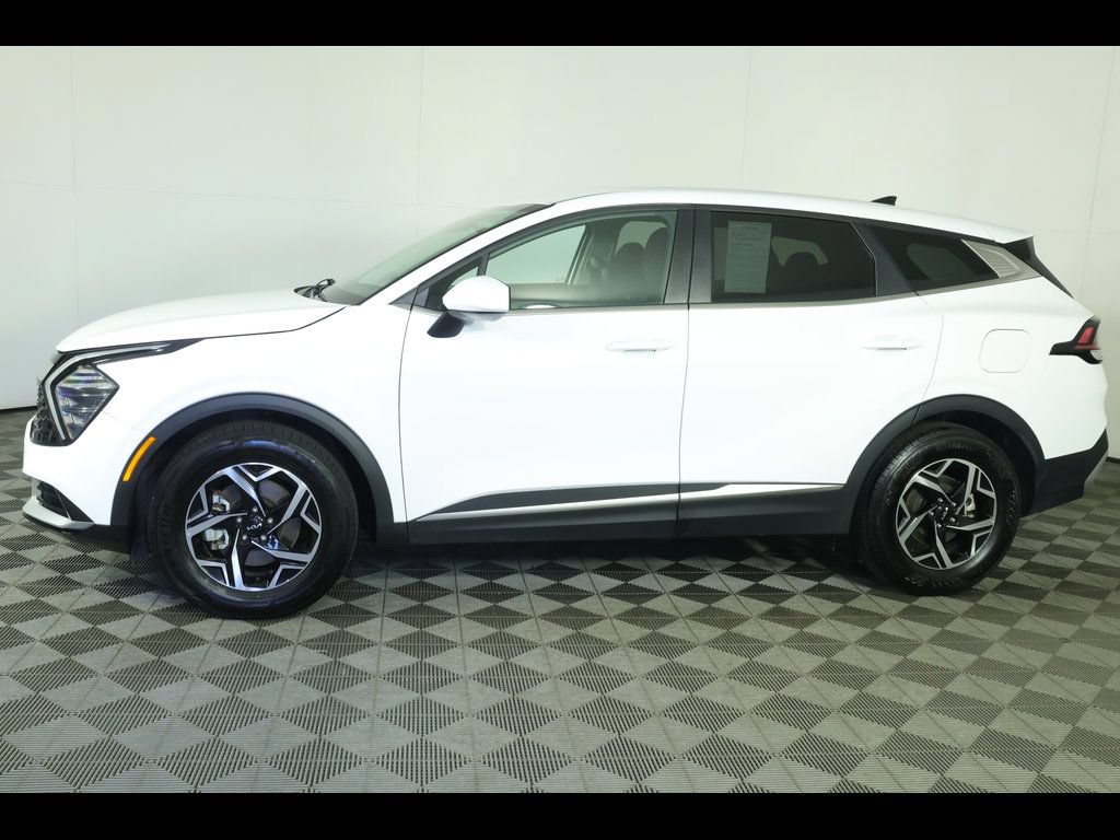 Used 2025 Kia Sportage LX FWD image 12