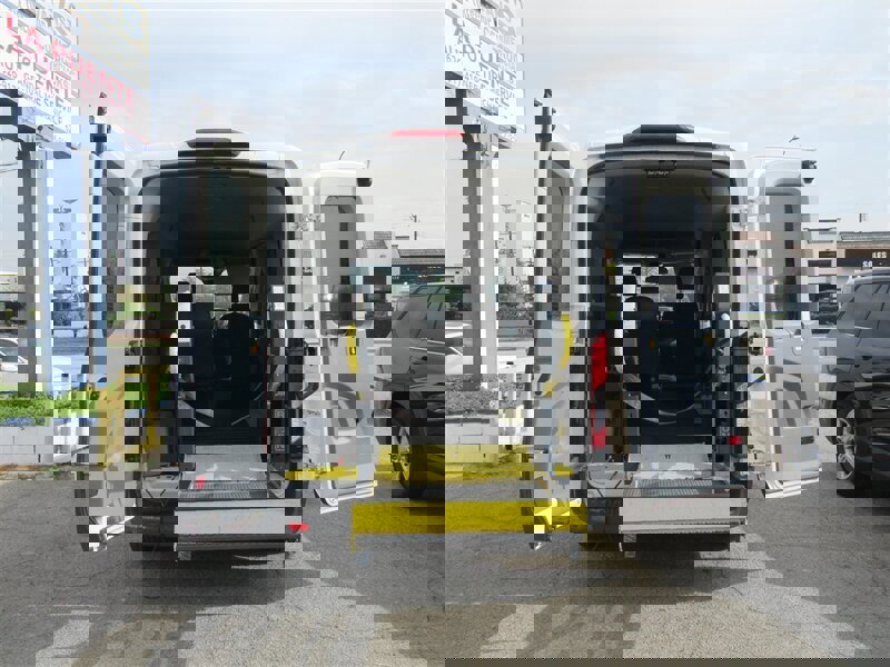 Used 2018 Ford Transit 150 XLT image 2