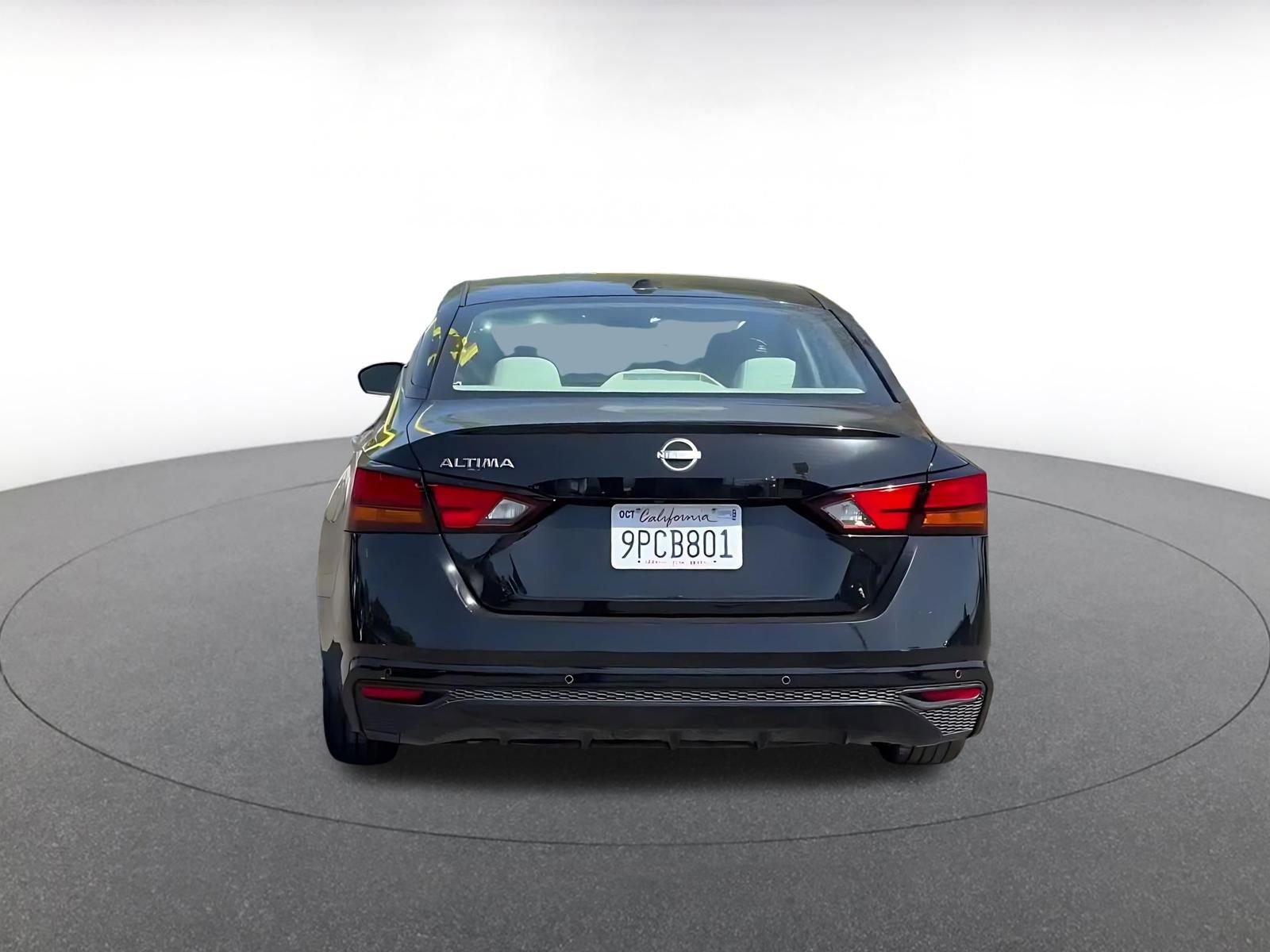 Used 2025 Nissan Altima 2.5 SV FWD image 12