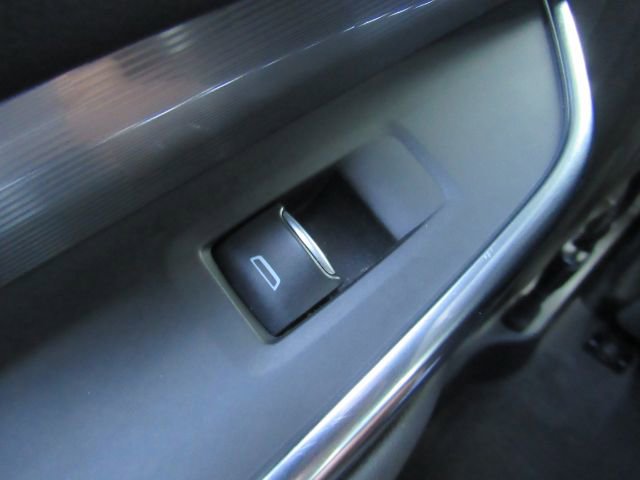 Used 2024 Cadillac XT4 Premium Luxury image 32