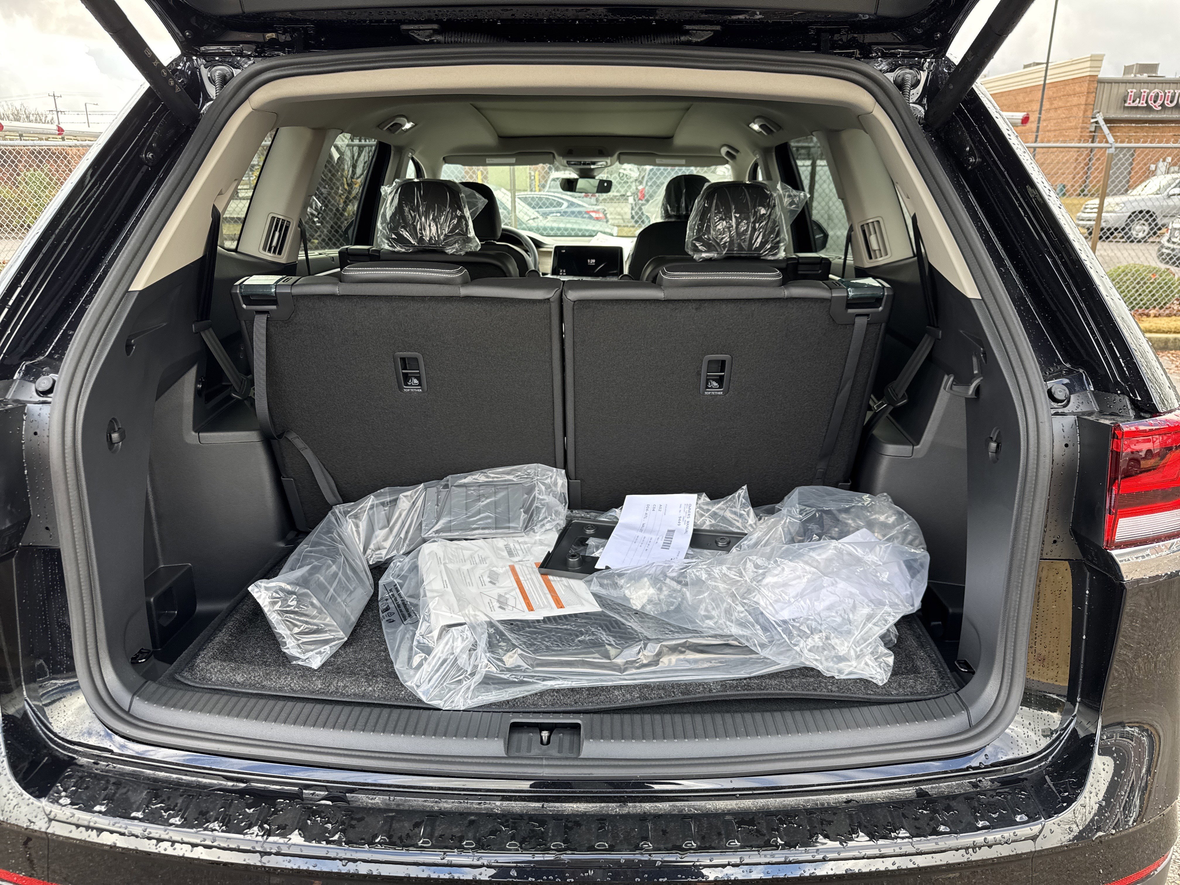 New 2026 Volkswagen Atlas SE image 4