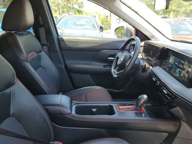 Used 2025 Nissan Kicks SR AWD/4WD image 33