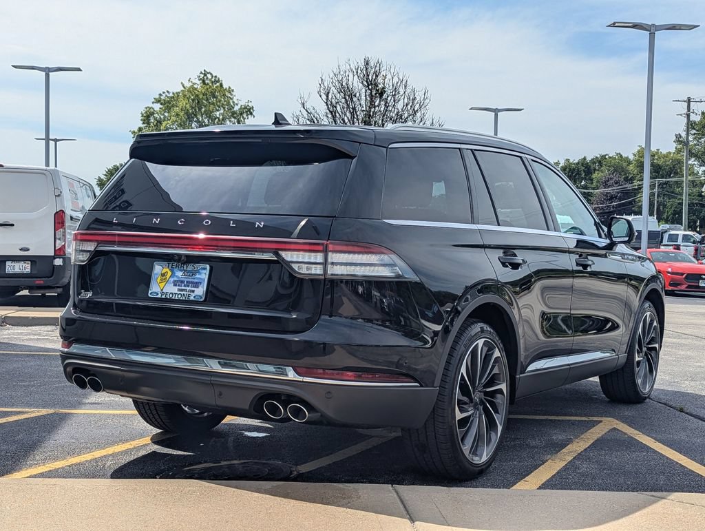 Used 2020 Lincoln Aviator Reserve w/ Equipment Group 202A AWD/4WD image 3