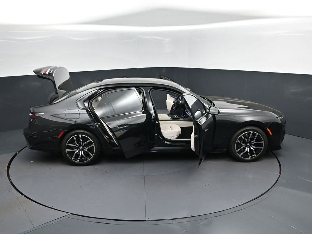 Used 2023 BMW 740i image 51