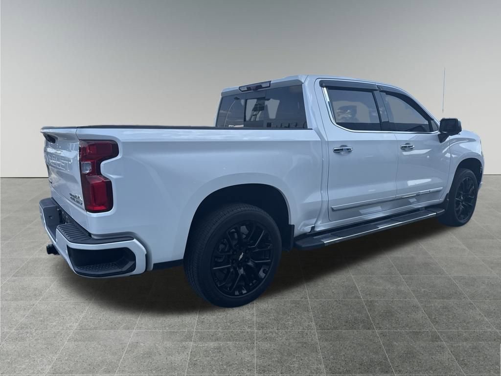 Used 2023 Chevrolet Silverado 1500 High Country w/ Technology Package image 6