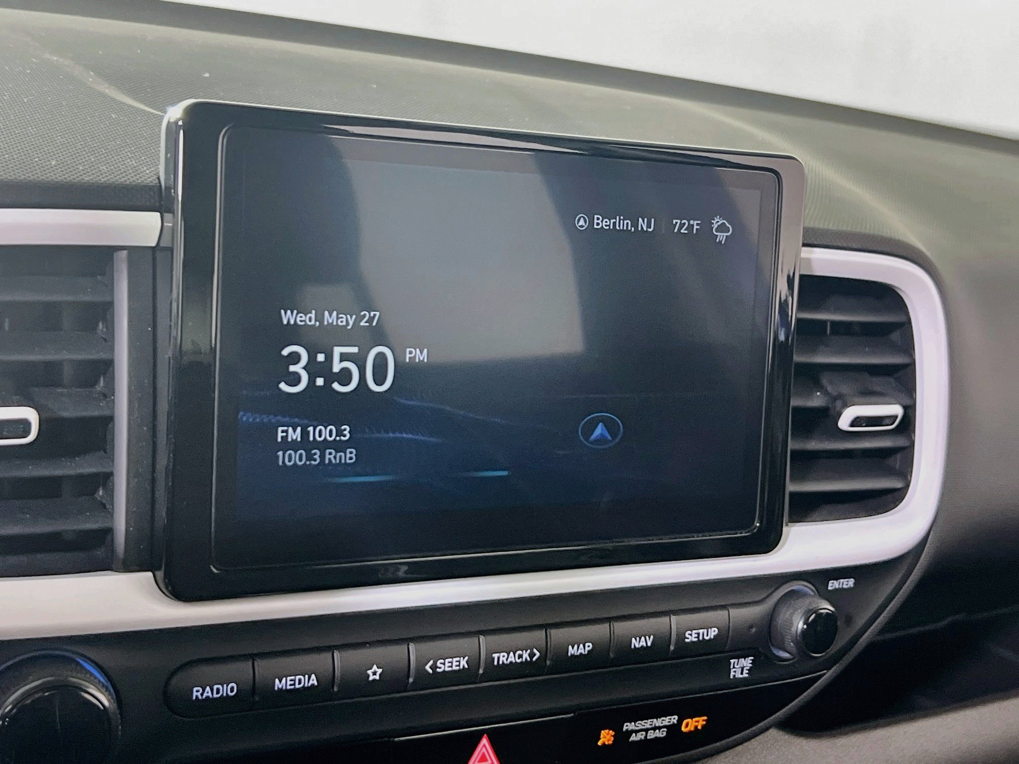 Used 2024 Hyundai Venue Limited FWD image 15