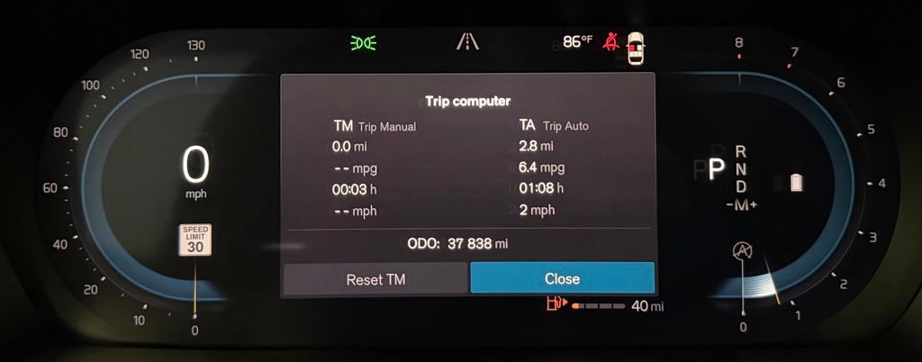 Used 2023 Volvo XC40 B5 Plus w/ Driver Assist Package AWD/4WD image 17