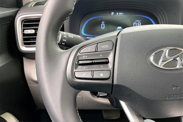 Used 2024 Hyundai Venue SEL image 23
