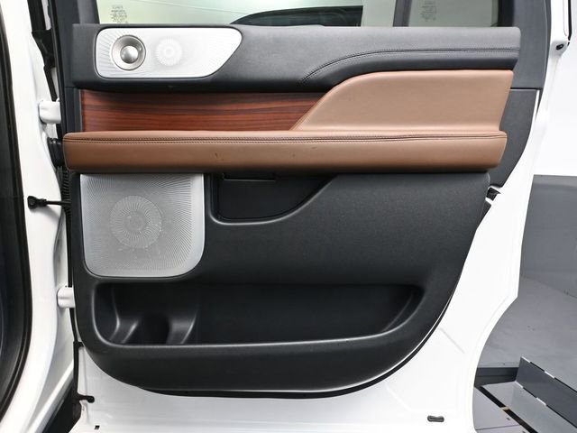 Used 2023 Lincoln Navigator L Reserve w/ Equipment Group 201A image 49