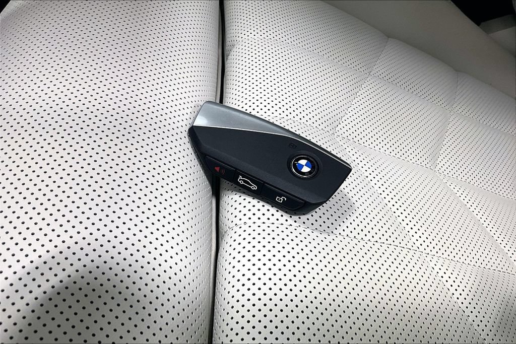 New 2026 BMW 550e xDrive AWD/4WD image 23