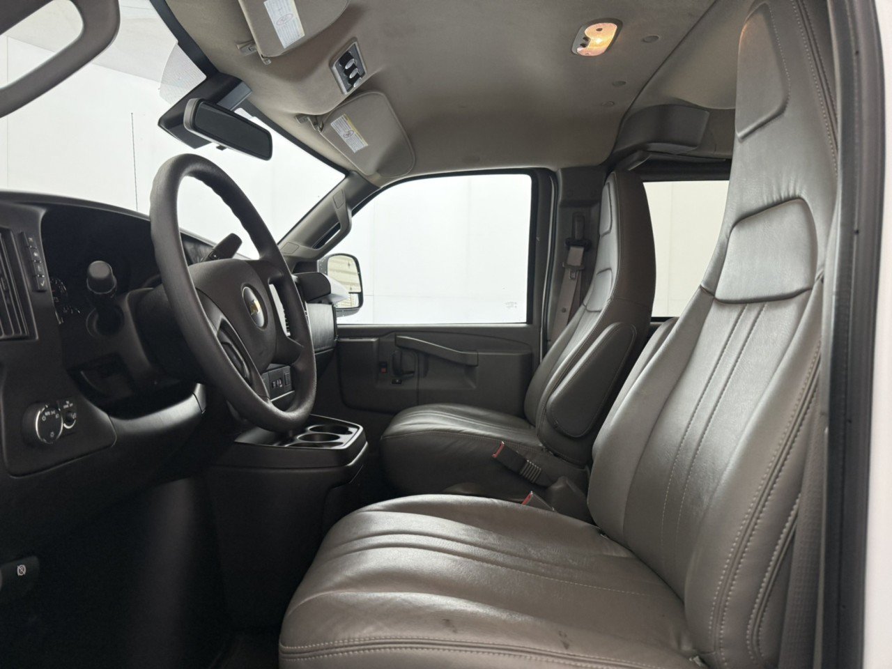 Used 2024 Chevrolet Express 3500 LS RWD image 17