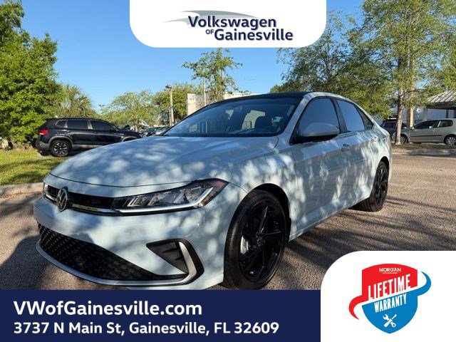 Used 2025 Volkswagen Jetta SE image 3